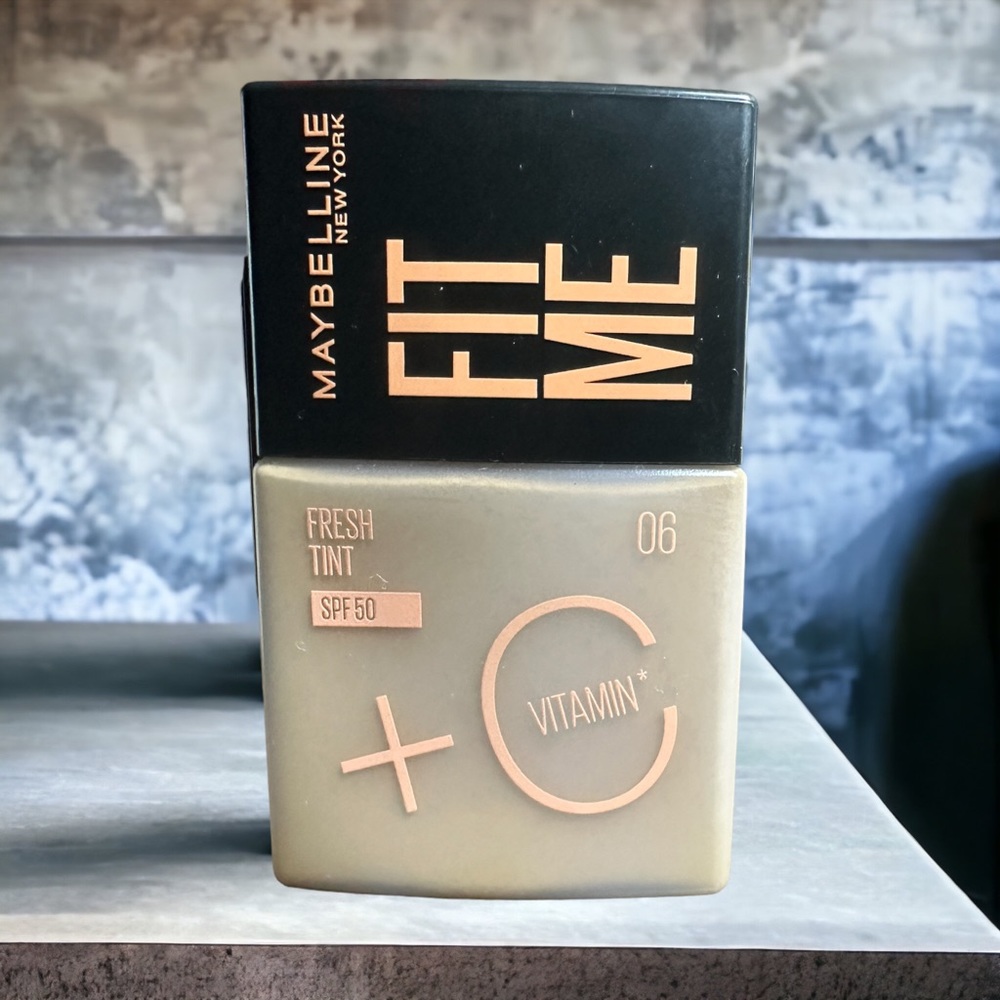 Maybelline Fit Me Fresh Tint Foundation With SPF 50 & Vitamin C shade #5